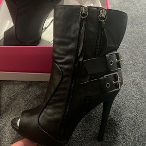 Black ankle boots open front size 8.5